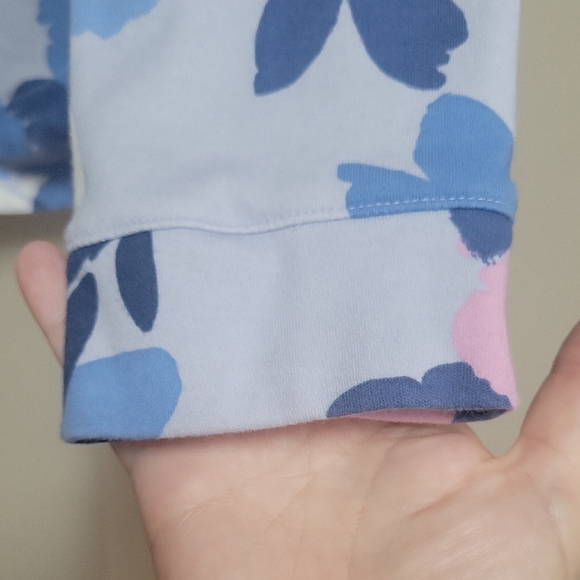 3/$12 Croft & Barrow White and Gray Boxy Long Sleeve Blouse - Picture 4 of 5